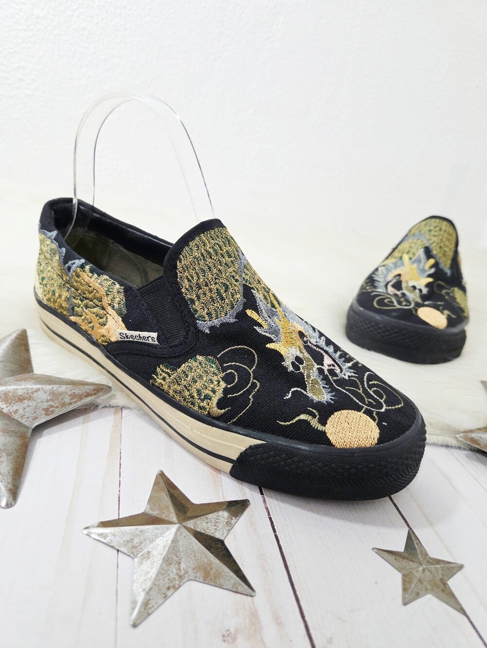 Vintage Skechers dragon embroidered slip on shoes Y2K Asian Tattoo 00s skater 7